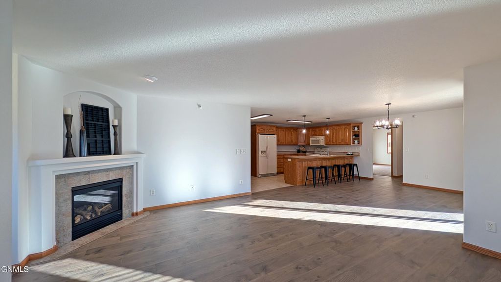 1301 N 33rd Street, Bismarck, ND 58501 photo 4