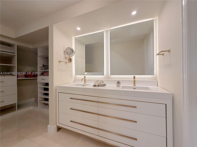 1111 Crandon Blvd C1104 C1104, Key Biscayne, FL 33149