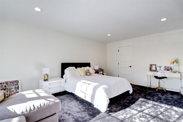 220 Mimosa Drive, East Hills, NY 11576