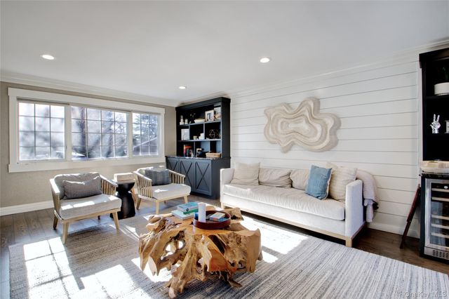 220 Mimosa Drive, East Hills, NY 11576