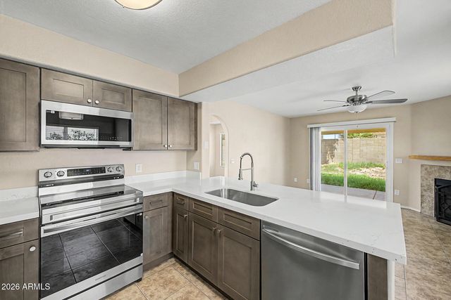 3110 E COTTONWOOD Lane, Phoenix, AZ 85048