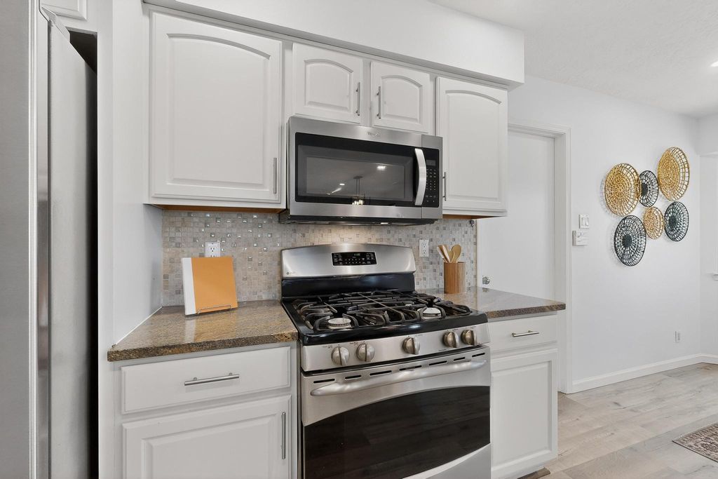 Image 12 of property listing at 5809 Open Sky Drive NW, Albuquerque, NM 87120