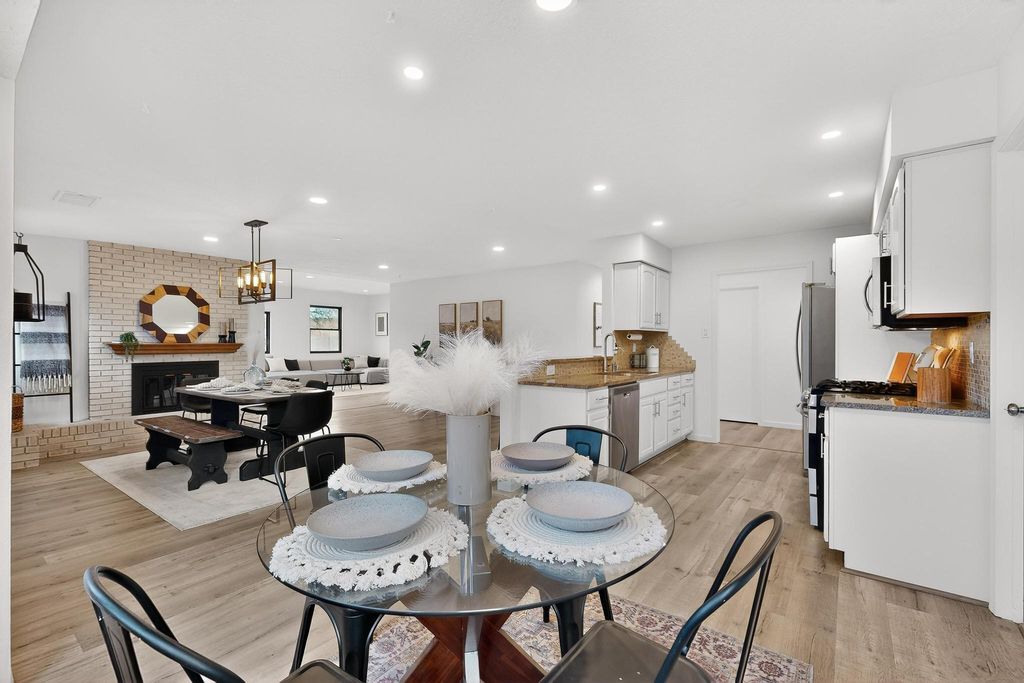 Image 15 of property listing at 5809 Open Sky Drive NW, Albuquerque, NM 87120