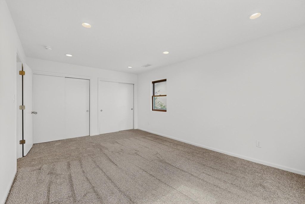 Image 27 of property listing at 5809 Open Sky Drive NW, Albuquerque, NM 87120