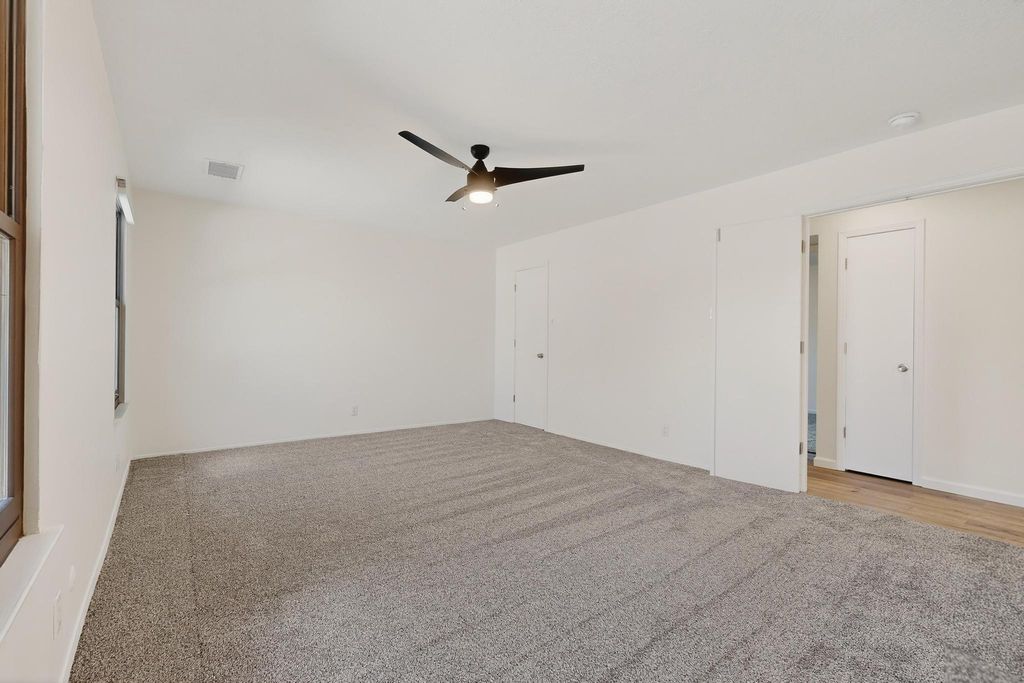 Image 36 of property listing at 5809 Open Sky Drive NW, Albuquerque, NM 87120