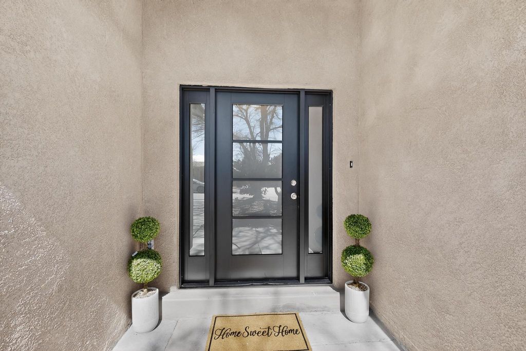 Image 6 of property listing at 5809 Open Sky Drive NW, Albuquerque, NM 87120