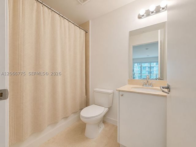 60 SW 13 ST 2220, Miami, FL 33130
