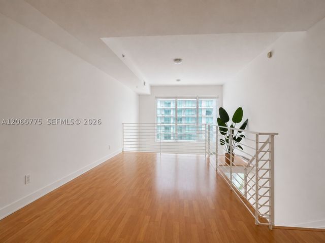 60 SW 13 ST 2220, Miami, FL 33130