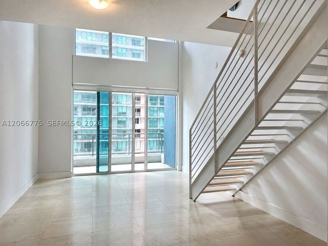 60 SW 13 ST 2220, Miami, FL 33130