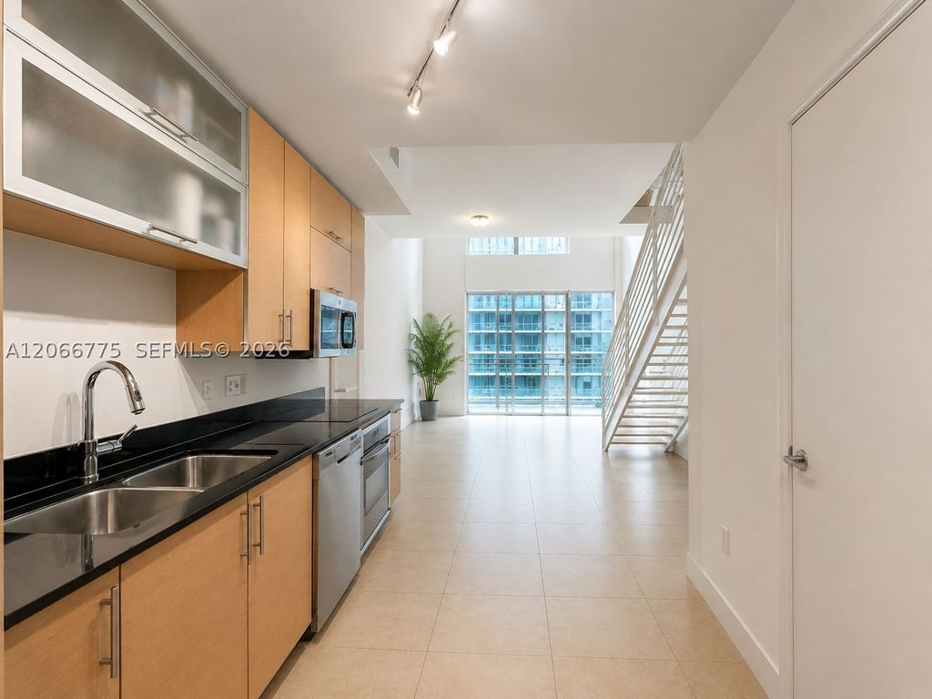 60 SW 13 ST 2220, Miami, FL 33130