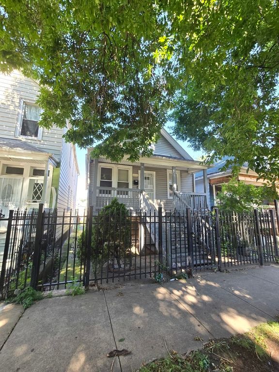 8622 S Escanaba Avenue, Chicago, IL 60617 — photo 2