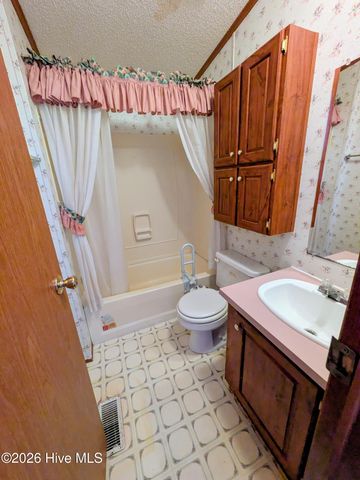 3120 Mobleys Bridge Road, Grimesland, NC 27837