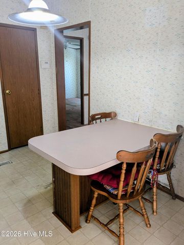 3120 Mobleys Bridge Road, Grimesland, NC 27837