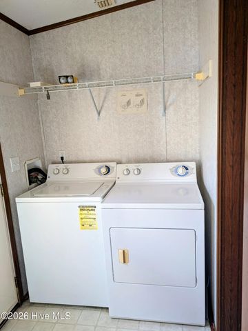 3120 Mobleys Bridge Road, Grimesland, NC 27837