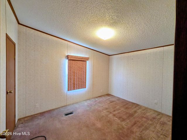 3120 Mobleys Bridge Road, Grimesland, NC 27837