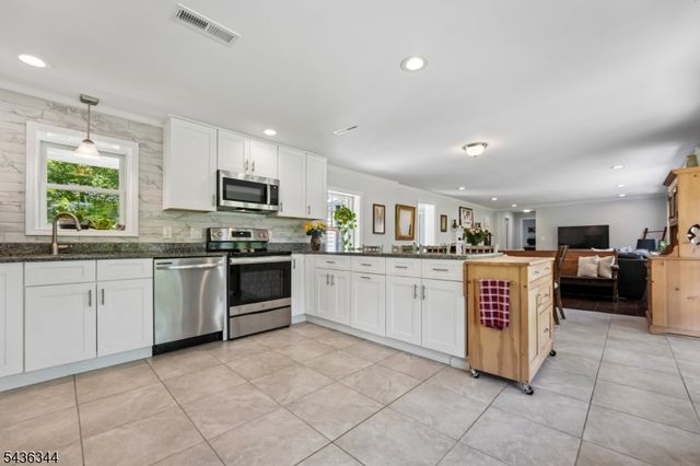 143 Mendham Rd, Mendham Twp., NJ 07945
