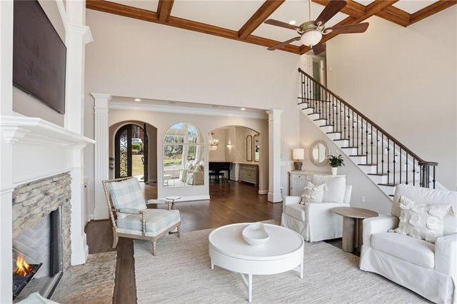 641 E Shore Drive, Canton, GA 30114