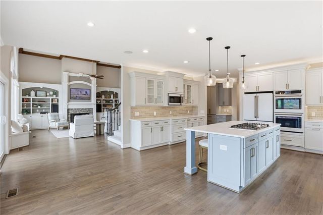 641 E Shore Drive, Canton, GA 30114