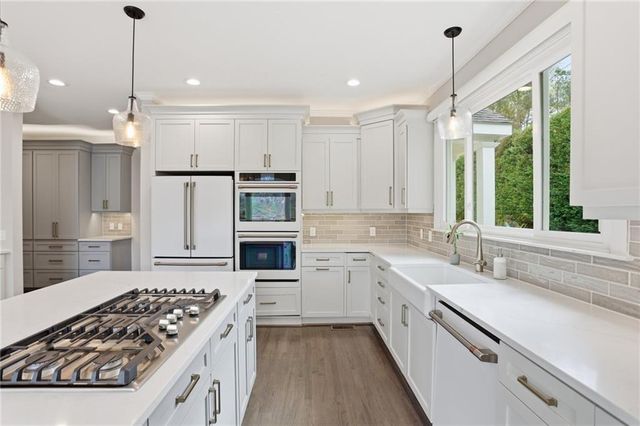 641 E Shore Drive, Canton, GA 30114