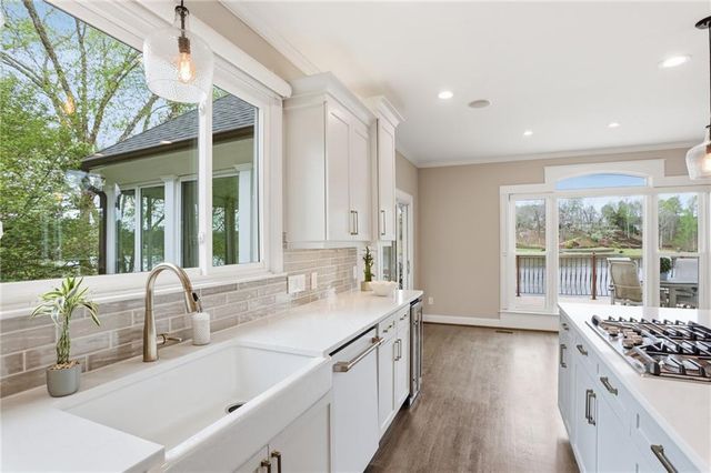 641 E Shore Drive, Canton, GA 30114