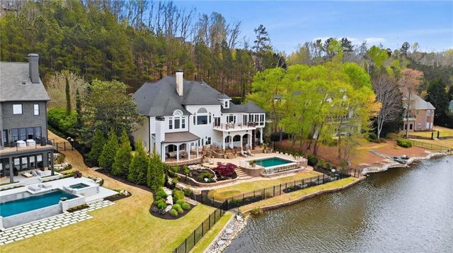 641 E Shore Drive, Canton, GA 30114