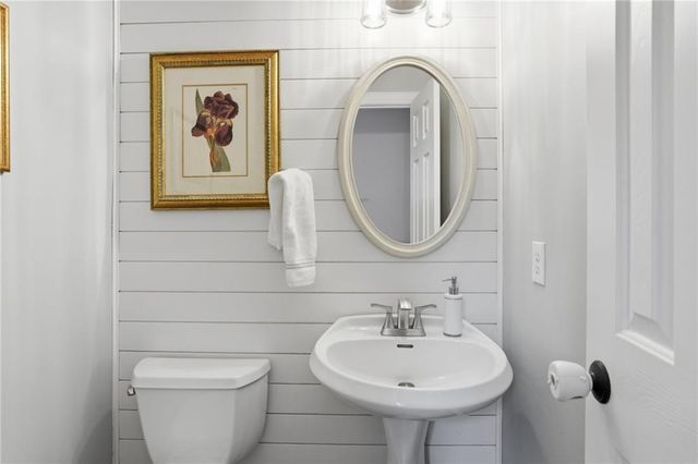 641 E Shore Drive, Canton, GA 30114