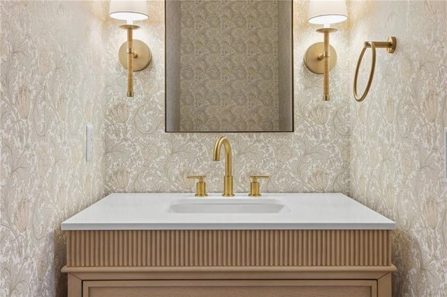 641 E Shore Drive, Canton, GA 30114