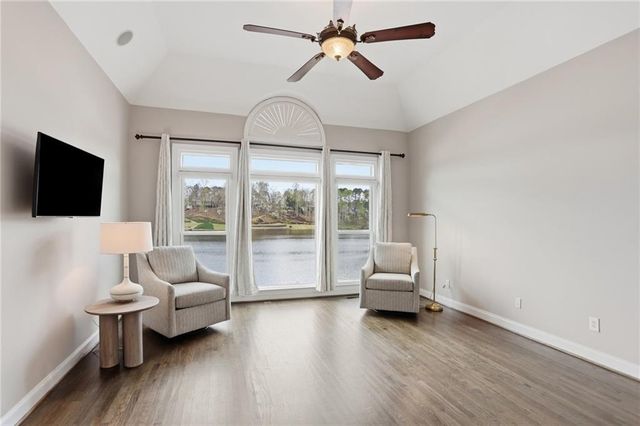 641 E Shore Drive, Canton, GA 30114