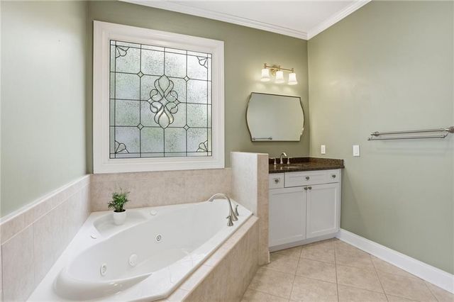 641 E Shore Drive, Canton, GA 30114