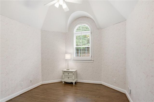 641 E Shore Drive, Canton, GA 30114