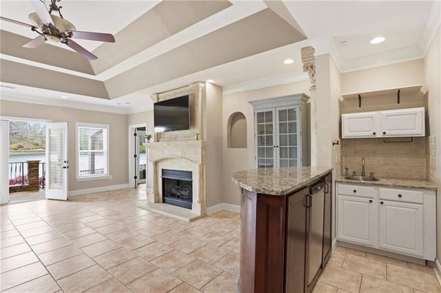 641 E Shore Drive, Canton, GA 30114