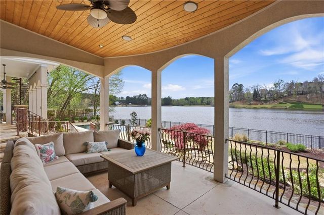 641 E Shore Drive, Canton, GA 30114