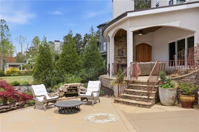 641 E Shore Drive, Canton, GA 30114