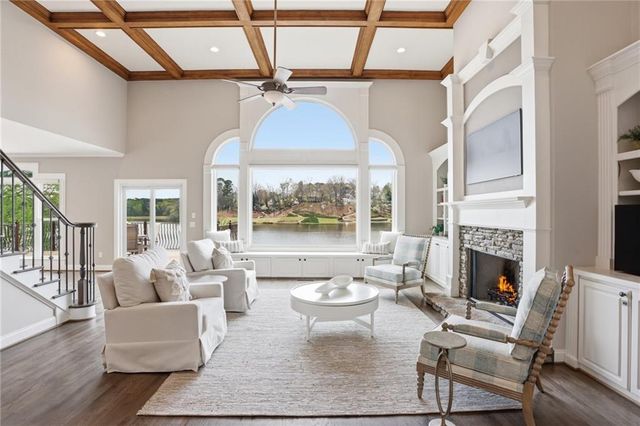 641 E Shore Drive, Canton, GA 30114