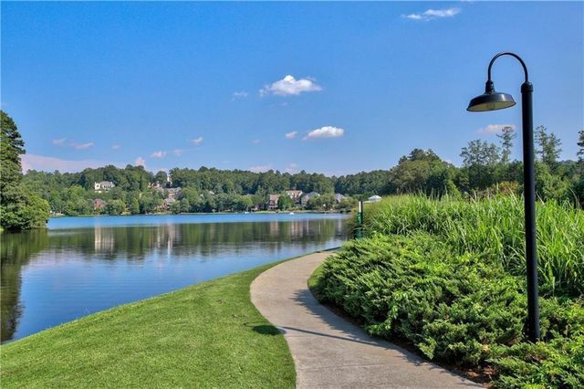 641 E Shore Drive, Canton, GA 30114