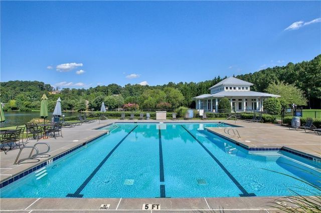 641 E Shore Drive, Canton, GA 30114