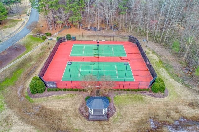 641 E Shore Drive, Canton, GA 30114