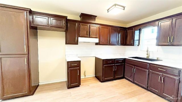 204 S McDaniel Street, Edcouch, TX 78538