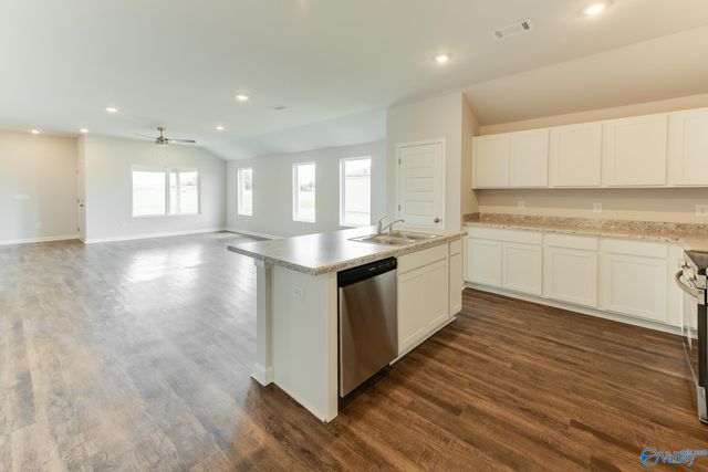 103 Olde Savannah Way, New Market, AL 35761