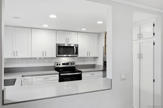 8178 Avenida Navidad 12, San Diego, CA 92122