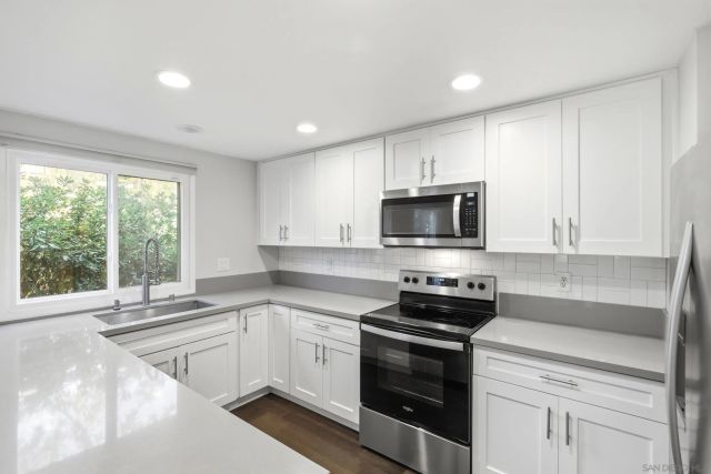 8178 Avenida Navidad 12, San Diego, CA 92122