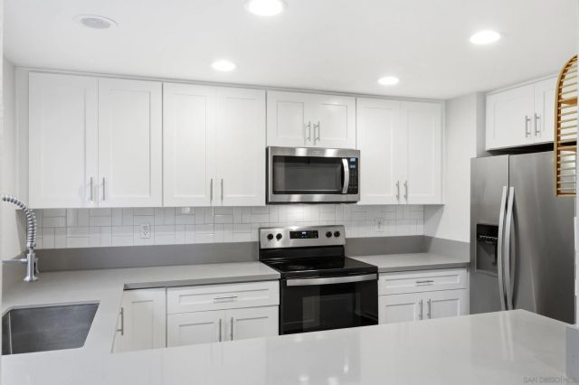 8178 Avenida Navidad 12, San Diego, CA 92122