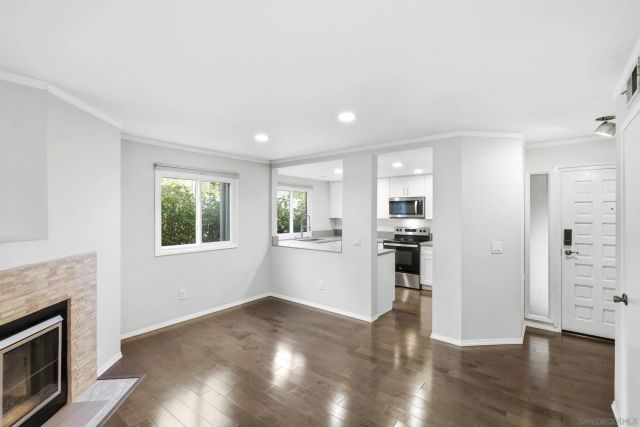 8178 Avenida Navidad 12, San Diego, CA 92122