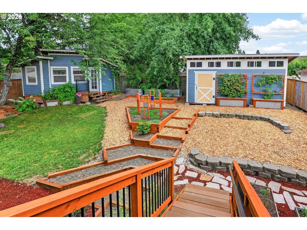 Image 20 of property listing at 248 Nw ASH St, Mc Minnville, OR 97128