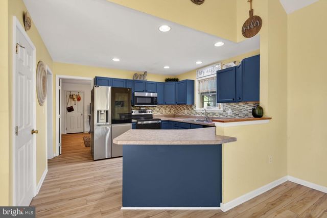 325 OLDE HICKORY RD, Mount Wolf, PA 17347
