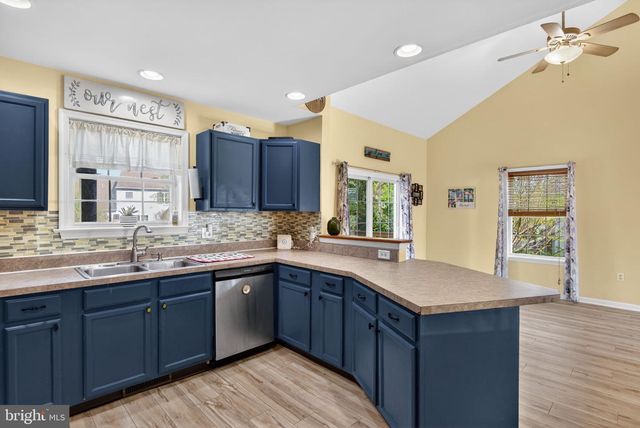 325 OLDE HICKORY RD, Mount Wolf, PA 17347