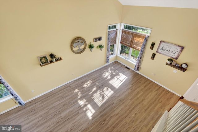 325 OLDE HICKORY RD, Mount Wolf, PA 17347