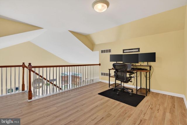 325 OLDE HICKORY RD, Mount Wolf, PA 17347