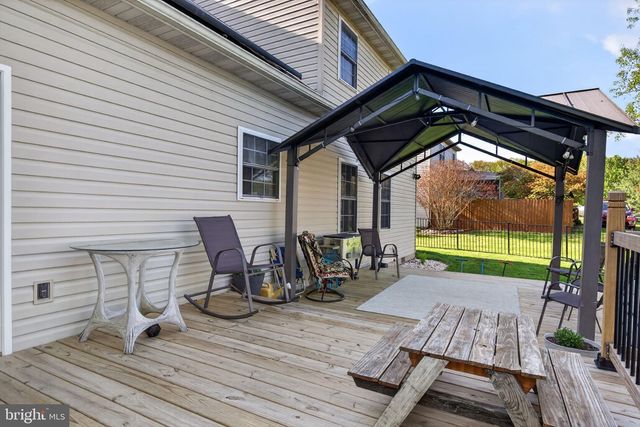 325 OLDE HICKORY RD, Mount Wolf, PA 17347