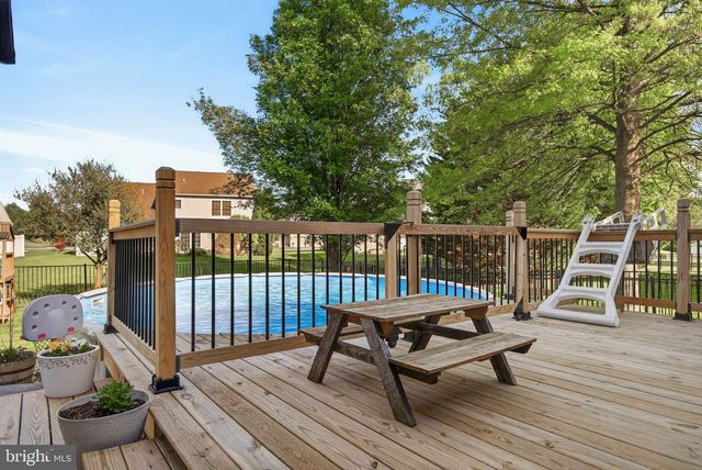 325 OLDE HICKORY RD, Mount Wolf, PA 17347